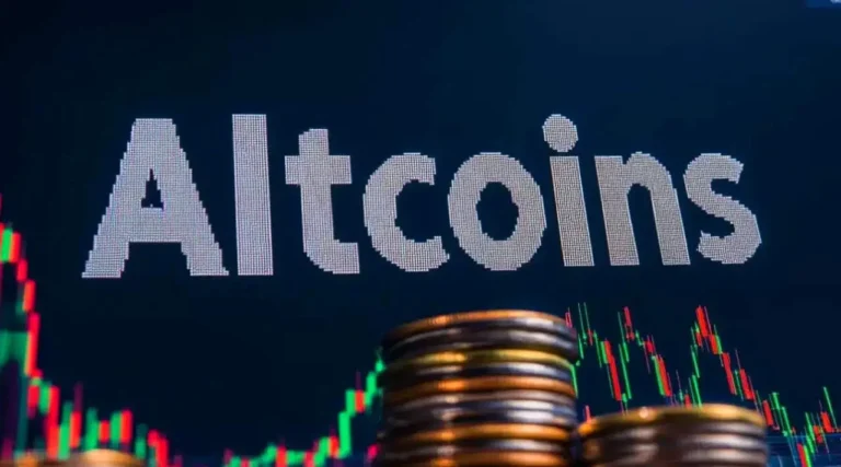 altseason-ignites-but-bitcoin-still-holds-the-wheel