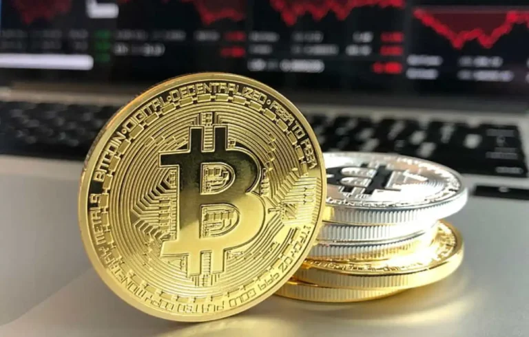 analyst-predicts-bitcoin-crash-amid-growing-bearish-sentiment